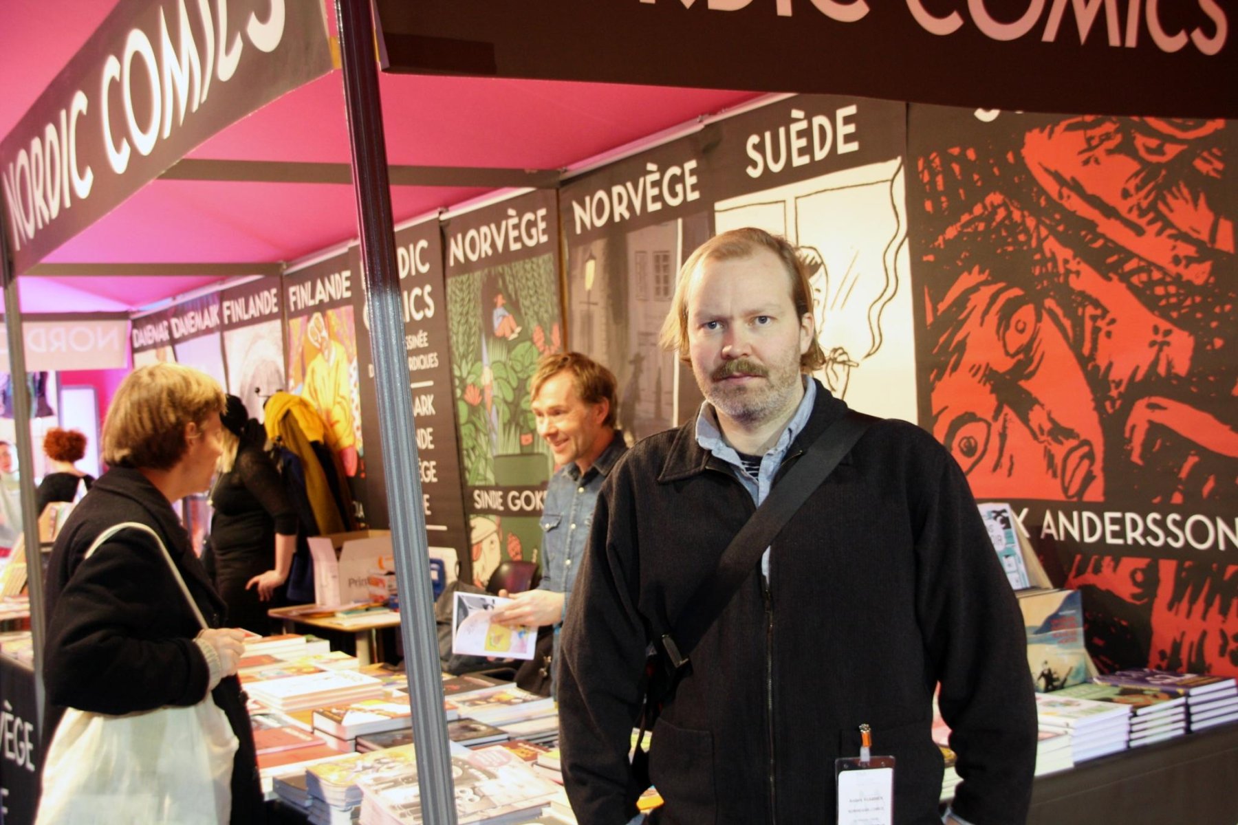 Anders Kvammen foran den nordiske standen. Foto: Morten Harper.